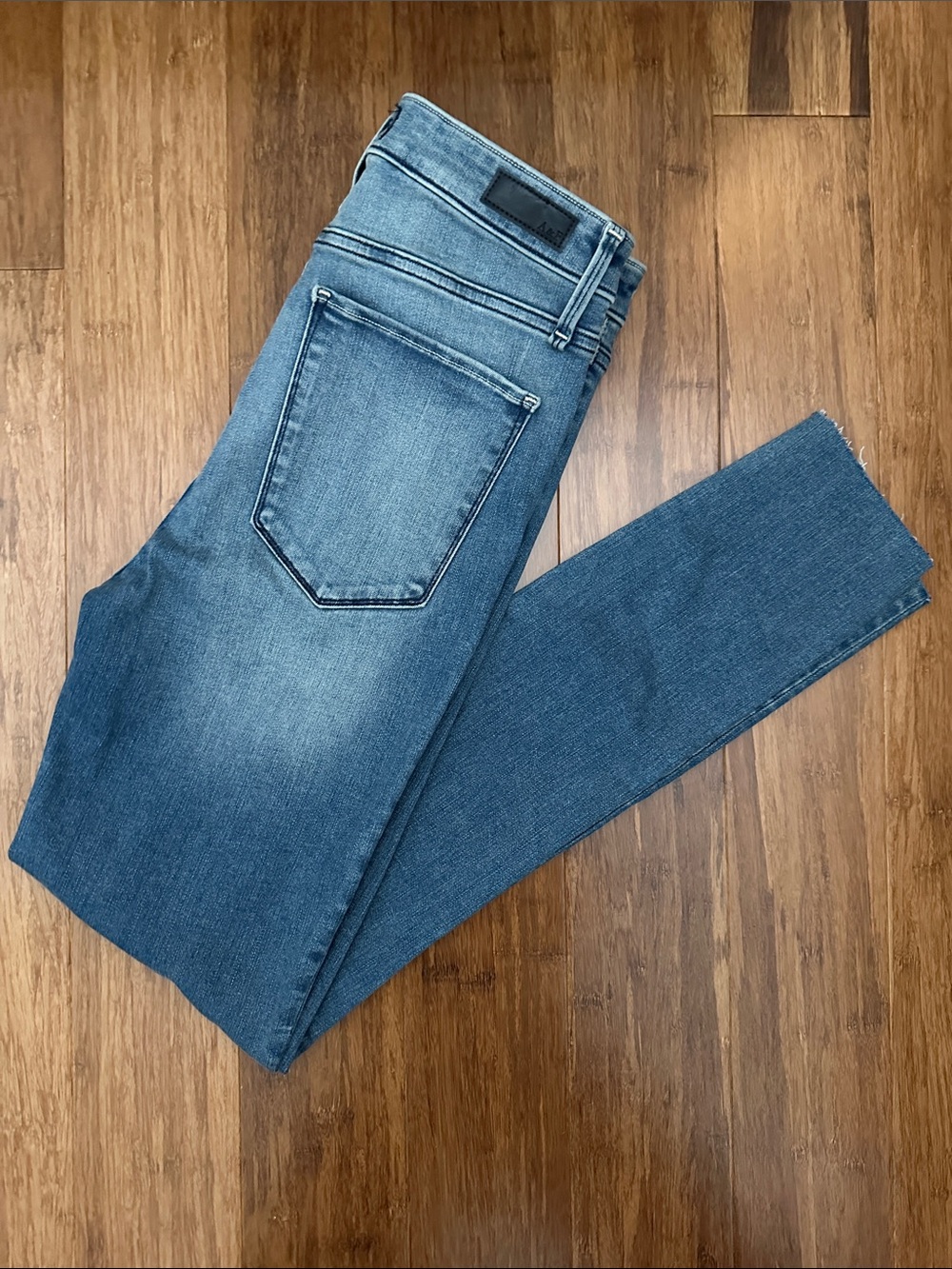 Abercrombie & Fitch Simone high rise ankle Jeans in Blue Wash